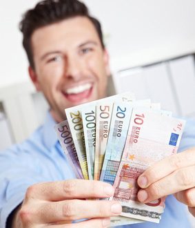 Gewinner mit Geldfächer